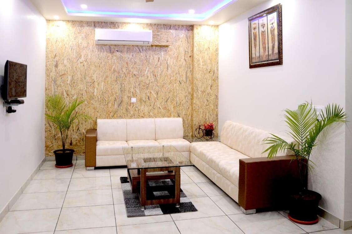 Jenus Hotel-Sindhi Camp Jaipur Eksteriør billede